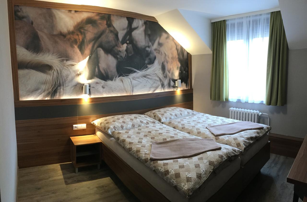 Hotel U Kone Beroun  Zewnętrze zdjęcie